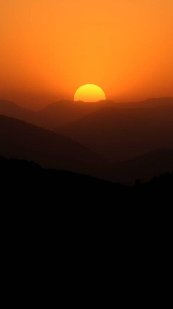 The Best Dark iPhone Wallpapers to Create a Moody Vibe (Dark Mode Aesthetic) 9 ppa