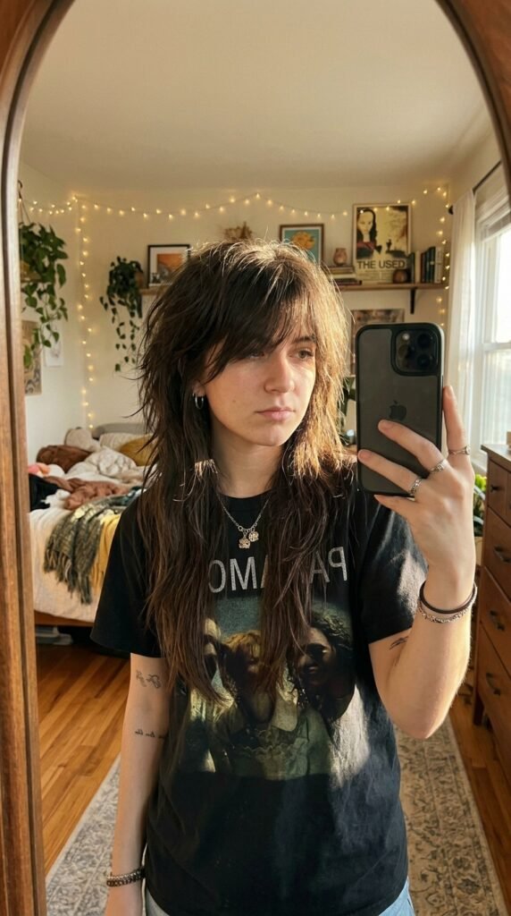 Ultra realistic close up mirror selfie of 202606191729